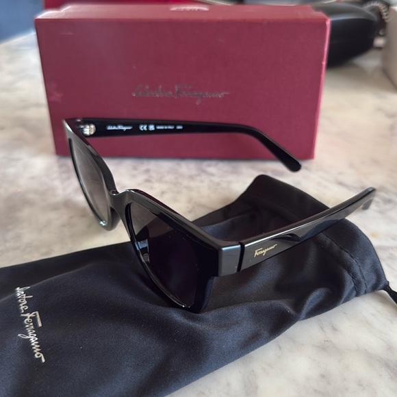 Ferragamo Sunglasses NWOT